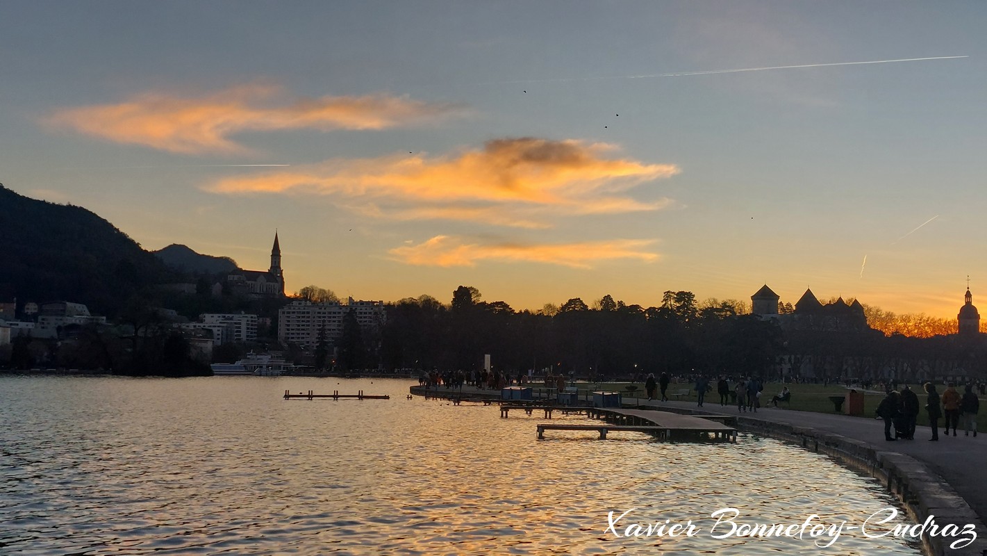 Annecy - Lac au coucher de Soleil
Mots-clés: Annecy Auvergne-Rh&ocirc;ne-Alpes FRA France geo:lat=45.90308439 geo:lon=6.13591254 geotagged Lac Lac d'Annecy sunset Nuages Montagne