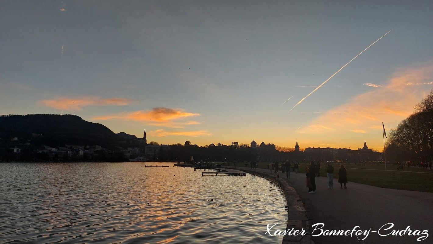 Annecy - Lac au coucher de Soleil
Mots-clés: Annecy Auvergne-Rh&ocirc;ne-Alpes FRA France geo:lat=45.90308439 geo:lon=6.13591254 geotagged Lac Lac d'Annecy sunset Nuages Montagne
