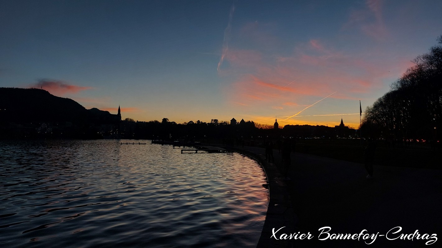 Annecy - Lac au coucher de Soleil
Mots-clés: Annecy Auvergne-Rh&ocirc;ne-Alpes FRA France geo:lat=45.90308439 geo:lon=6.13591254 geotagged Lac Lac d'Annecy sunset Nuages Montagne