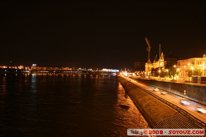 Budapest by night - Danube river
Mots-clés: Nuit Danube Riviere