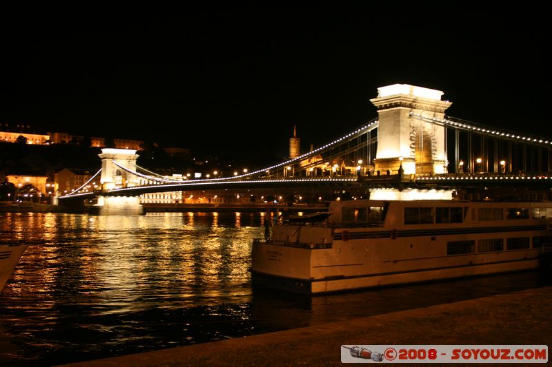 Budapest by night - Szechenyi Lanchid
Mots-clés: Nuit Danube Riviere