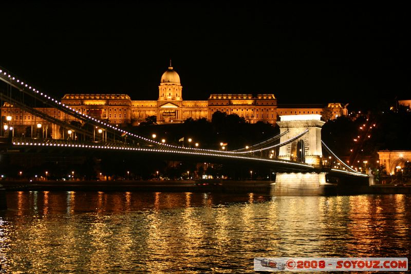 Budapest by night - Szechenyi Lanchid and Budavari Palota
Mots-clés: Nuit Danube Riviere