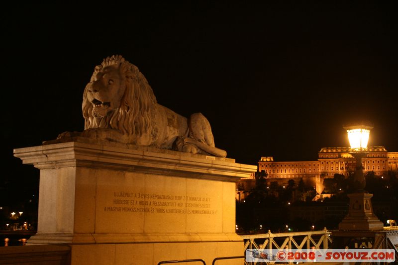 Budapest by night - Szechenyi Lanchid and Budavari Palota
Mots-clés: Nuit sculpture
