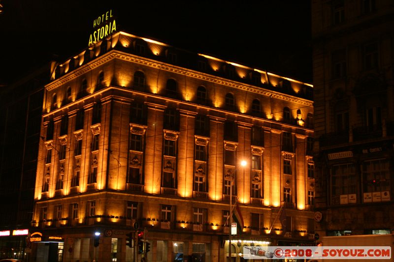 Budapest by night - Hotel Astoria
Mots-clés: Nuit