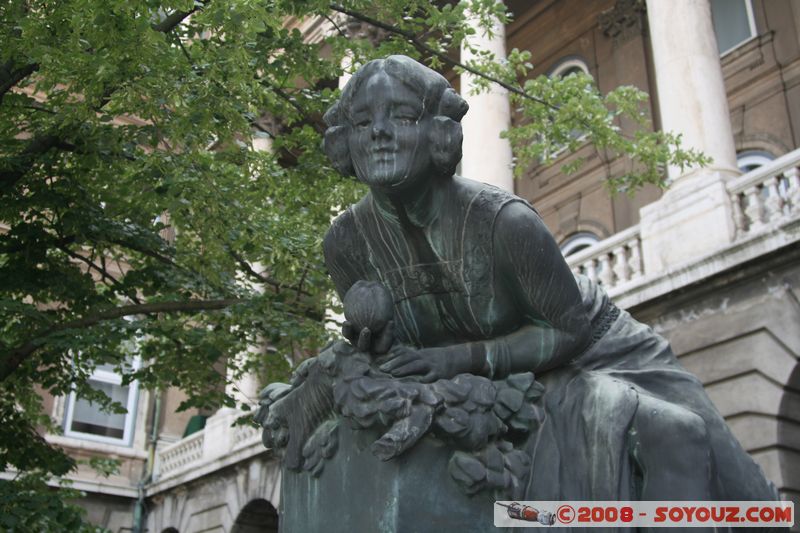 Budapest - Budavari Palota
Mots-clés: chateau statue