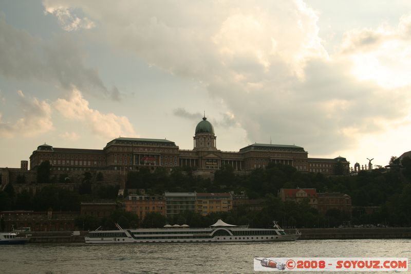 Budapest - Budavari Palota
Mots-clés: sunset chateau Riviere Danube