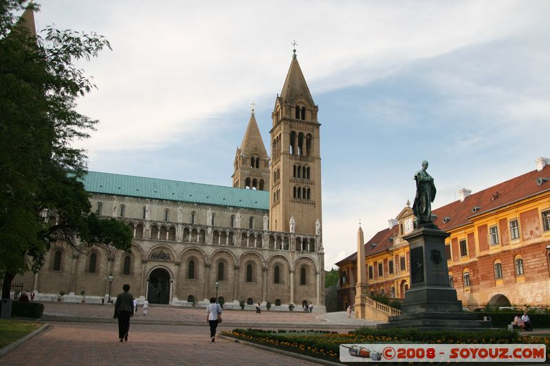 Pecs - Szent Peter Bazilika
Mots-clés: Eglise