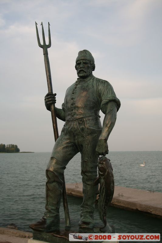 Balatonfured - Tagore setany statue
Mots-clés: statue Lac