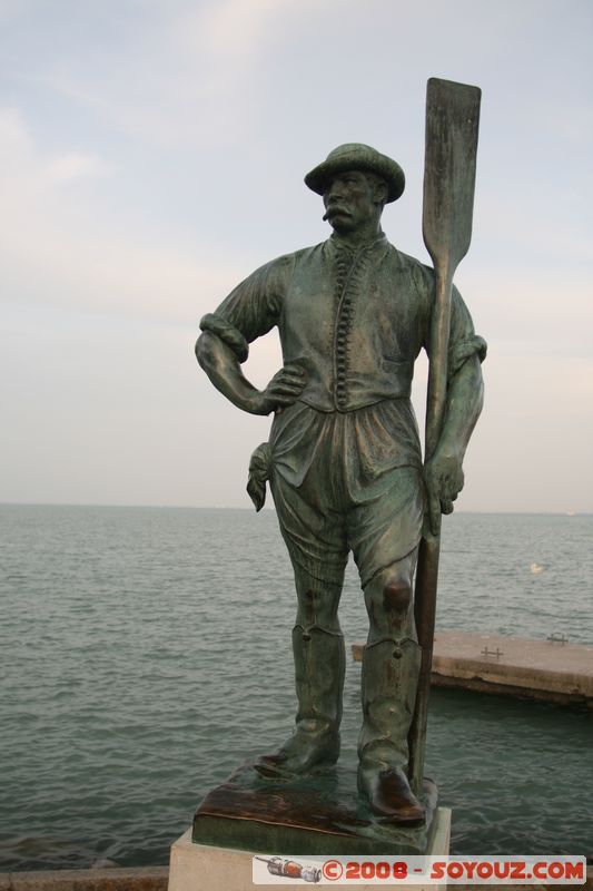 Balatonfured - Tagore setany statue
Mots-clés: statue Lac