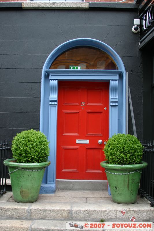 Red door

