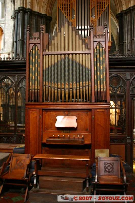 Orgue
Mots-clés: Eglise