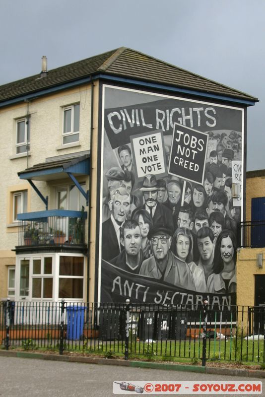 Civil Rights (The beginning)
The Bogside Artists - The People's Gallery
Mots-clés: fresques politiques The Bogside Artists