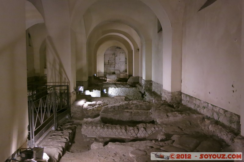 Napoli - Complesso di San Lorenzo Maggiore - Scavi Romana
Mots-clés: Campania geo:lat=40.85066372 geo:lon=14.25848901 geotagged ITA Italie Miano Complesso di San Lorenzo Maggiore Ruines Romain