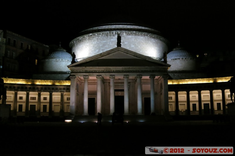 Napoli - Piazza Del Plebiscito - San Francesco di Paola di notte
Mots-clés: Campania geo:lat=40.83572873 geo:lon=14.24858658 geotagged ITA Italie Napoli Neapel Eglise Nuit