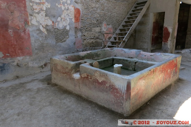 Pompei Scavi - Fullonica di Stephanus
Mots-clés: Campania geo:lat=40.75029599 geo:lon=14.48918277 geotagged ITA Italie Pompei Scavi Ruines Romain patrimoine unesco Fullonica di Stephanus Regio I