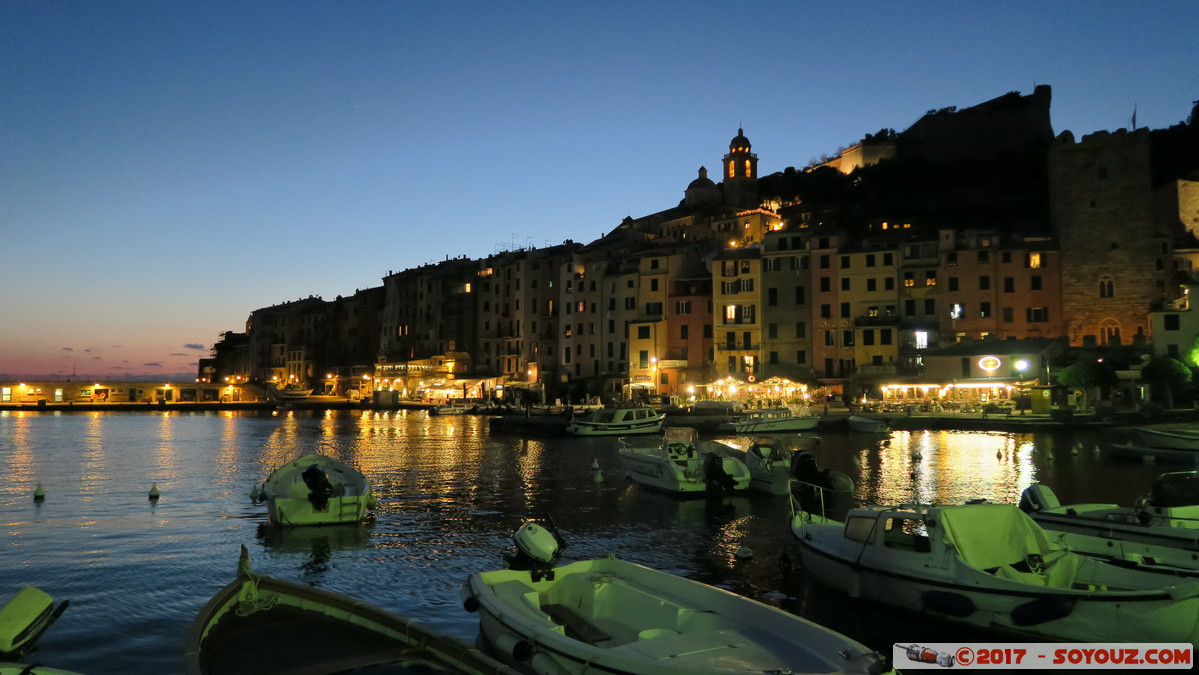 Portovenere by night
Mots-clés: ITA Italie Liguria Portovenere patrimoine unesco Mer Nuit Port