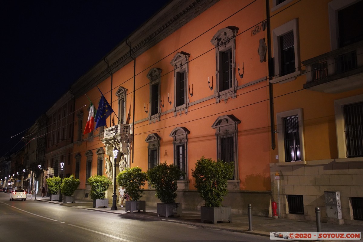 Parma by night - Prefettura di Parma Palazzo Rangoni Farnese
Mots-clés: Emilia-Romagna geo:lat=44.80063888 geo:lon=10.33248029 geotagged ITA Italie Parma Nuit Prefettura di Parma Palazzo Rangoni Farnese Str. della Repubblica