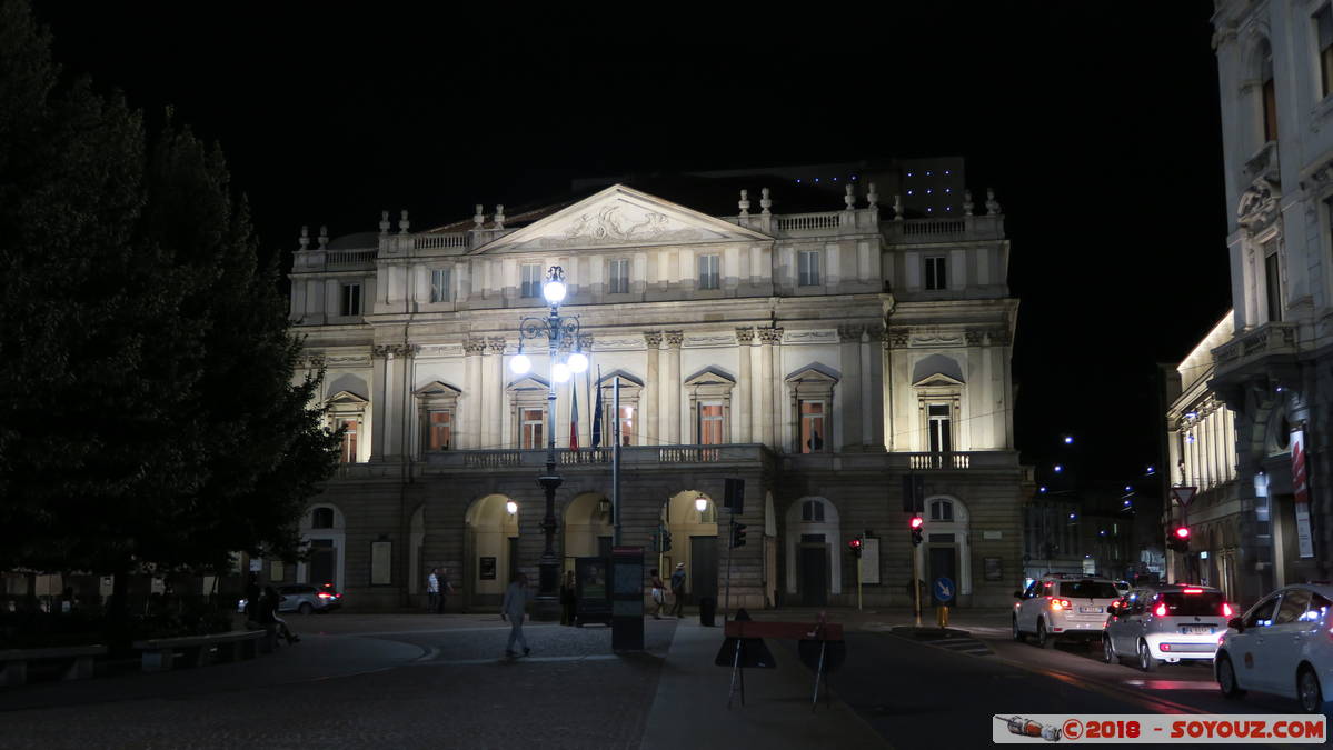 Milano by Night - Teatro alla Scala
Mots-clés: geo:lat=45.46712031 geo:lon=9.19043655 geotagged ITA Italie Lombardia Mailand Milano Nuit Teatro alla Scala