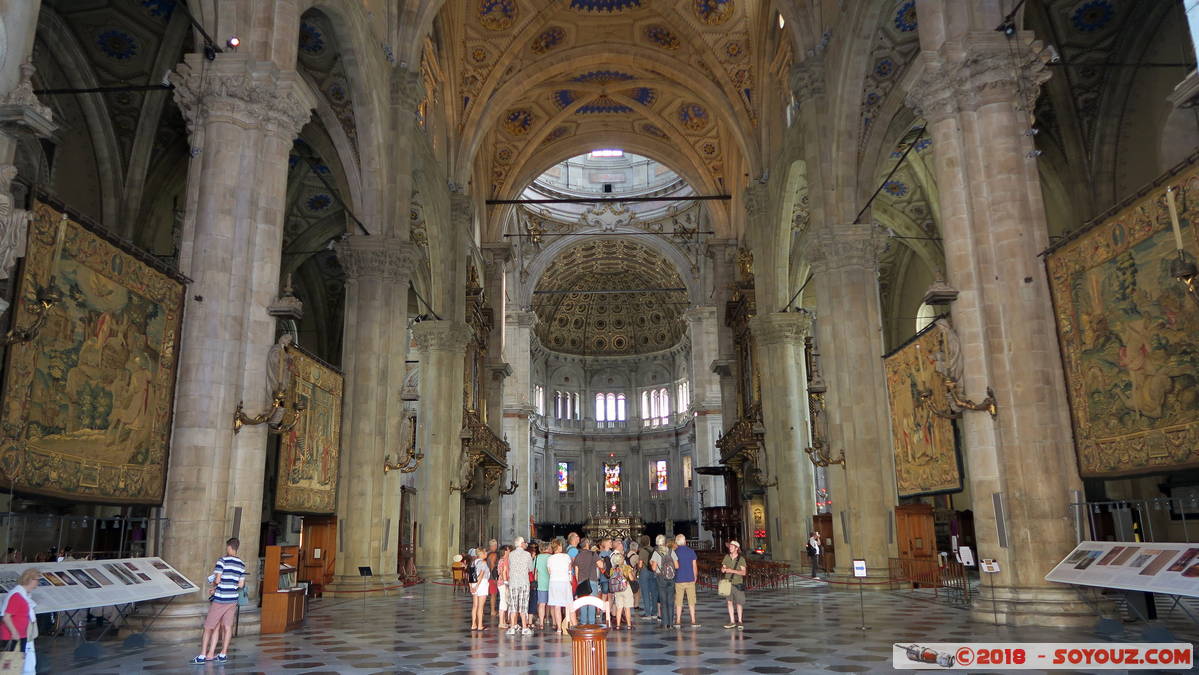 Como - Il Duomo
Mots-clés: Como geo:lat=45.81157025 geo:lon=9.08326662 geotagged ITA Italie Lombardia Piazza del Duomo Il Duomo Eglise