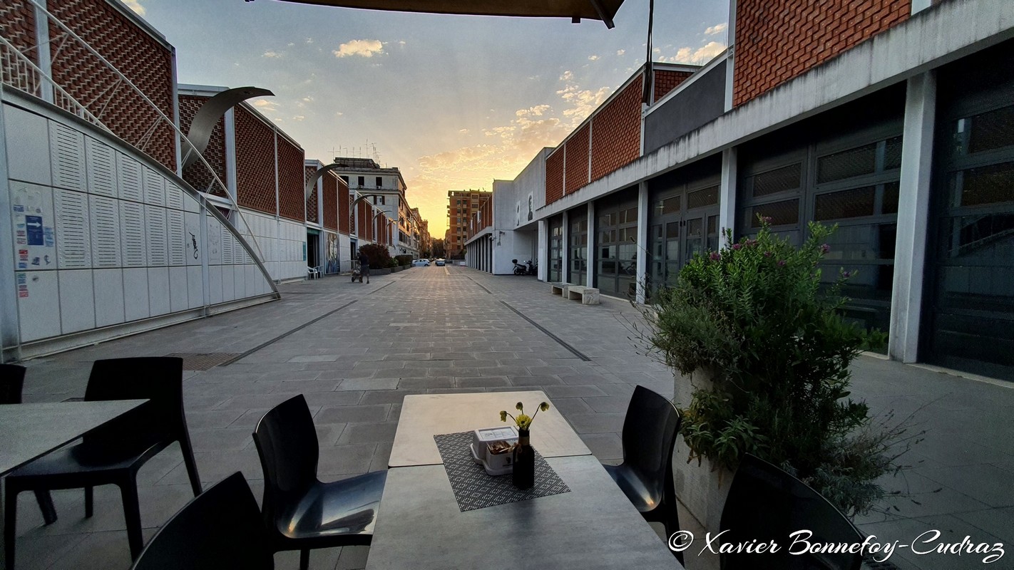 Roma
Mots-clés: Italie Lazio Testaccio Nuovo Mercato Testaccio sunset