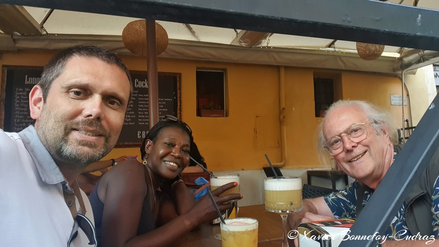 Roma - Trastevere - Long Island Night Cafe
Mots-clés: Colle Della Valentina geo:lat=41.88946927 geo:lon=12.47319619 geotagged ITA Italie Lazio Sant' Angelo Roma Long Island Night Cafe Trastevere