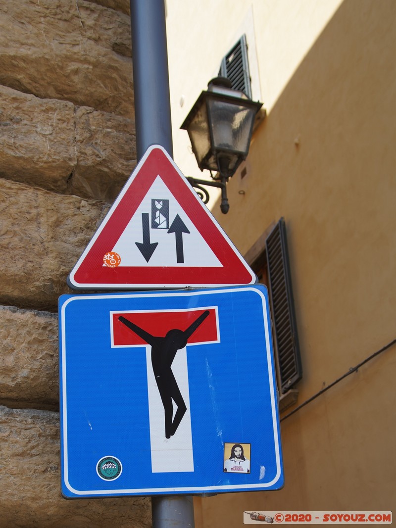Firenze - Piazza dei Pitti
Mots-clés: geo:lat=43.76582820 geo:lon=11.24966297 Poggio Imperiale geotagged ITA Italie Oltrarno Toscana Florence Palazzo Pitti Roadsign
