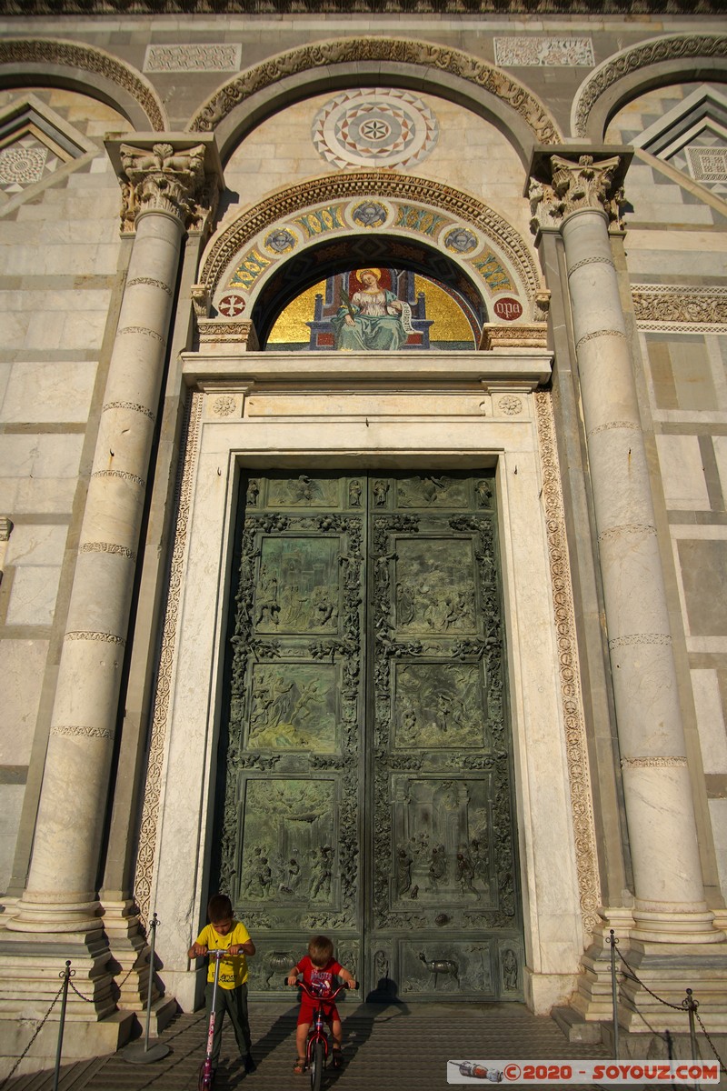 Pisa - Duomo
Mots-clés: geo:lat=43.72328736 geo:lon=10.39505769 geotagged ITA Italie Pisa Roman Catholic Archidiocese of Pisa Toscana Piazza dei Miracoli Eglise Duomo di Pisa Bas relief patrimoine unesco