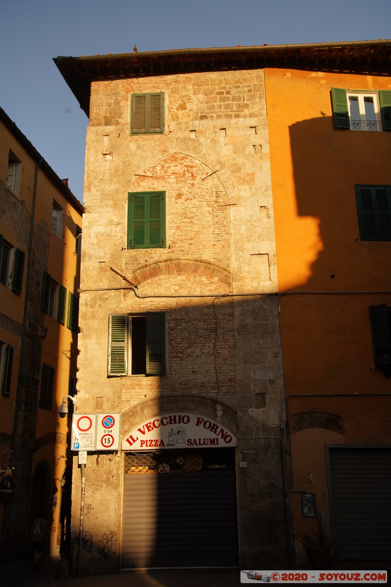 Pisa - Piazza Dante Alighieri
Mots-clés: geo:lat=43.71756389 geo:lon=10.40038278 geotagged ITA Italie Pisa Roman Catholic Archidiocese of Pisa Toscana