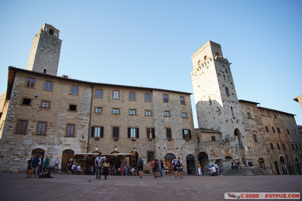 San Gimignano - Piazza della Cisterna - Torre Rognosa e Torre del Diavolo
Mots-clés: geo:lat=43.46749146 geo:lon=11.04355896 geotagged ITA Italie San Gimignano Toscana Piazza della Cisterna Torre Rognosa Torre del Diavolo