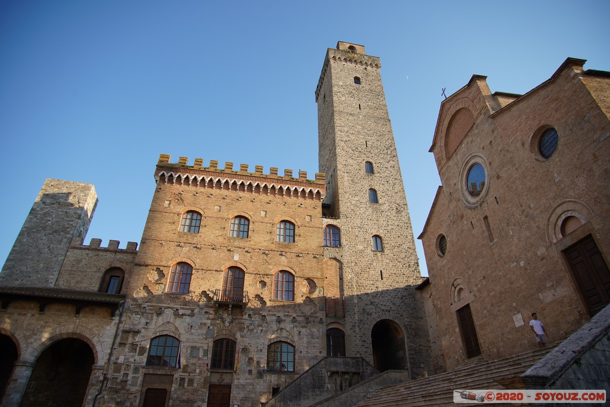 San Gimignano - Palazzo Comunale, Torre Grossa, Collegiata di Santa Maria Assunta
Mots-clés: geo:lat=43.46782170 geo:lon=11.04322319 geotagged ITA Italie San Gimignano Toscana sunset Piazza del Duomo Collegiata di Santa Maria Assunta Eglise Palazzo Comunale Torre Grossa