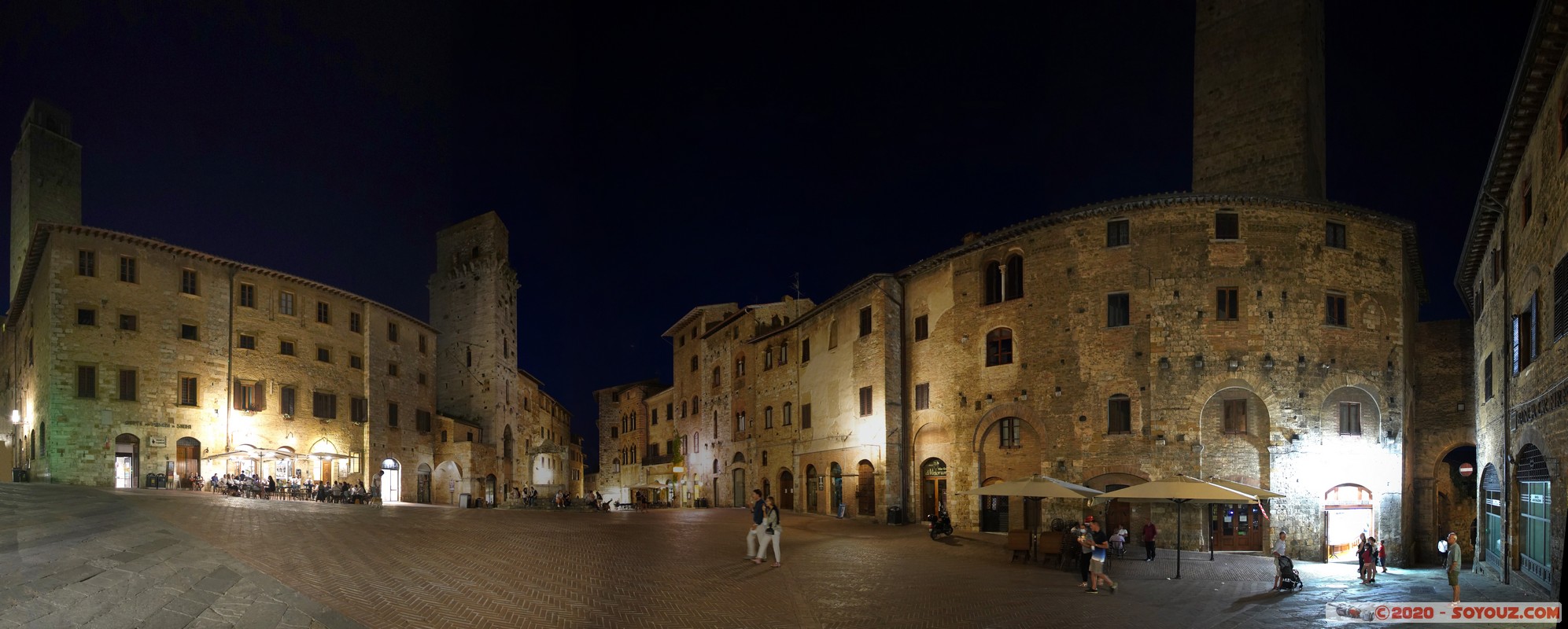 San Gimignano by  night - Piazza della Cisterna
Mots-clés: geo:lat=43.46735699 geo:lon=11.04352268 geotagged ITA Italie San Gimignano Toscana Nuit Piazza della Cisterna Torre Rognosa Torre del Diavolo Torre dei Becci panorama