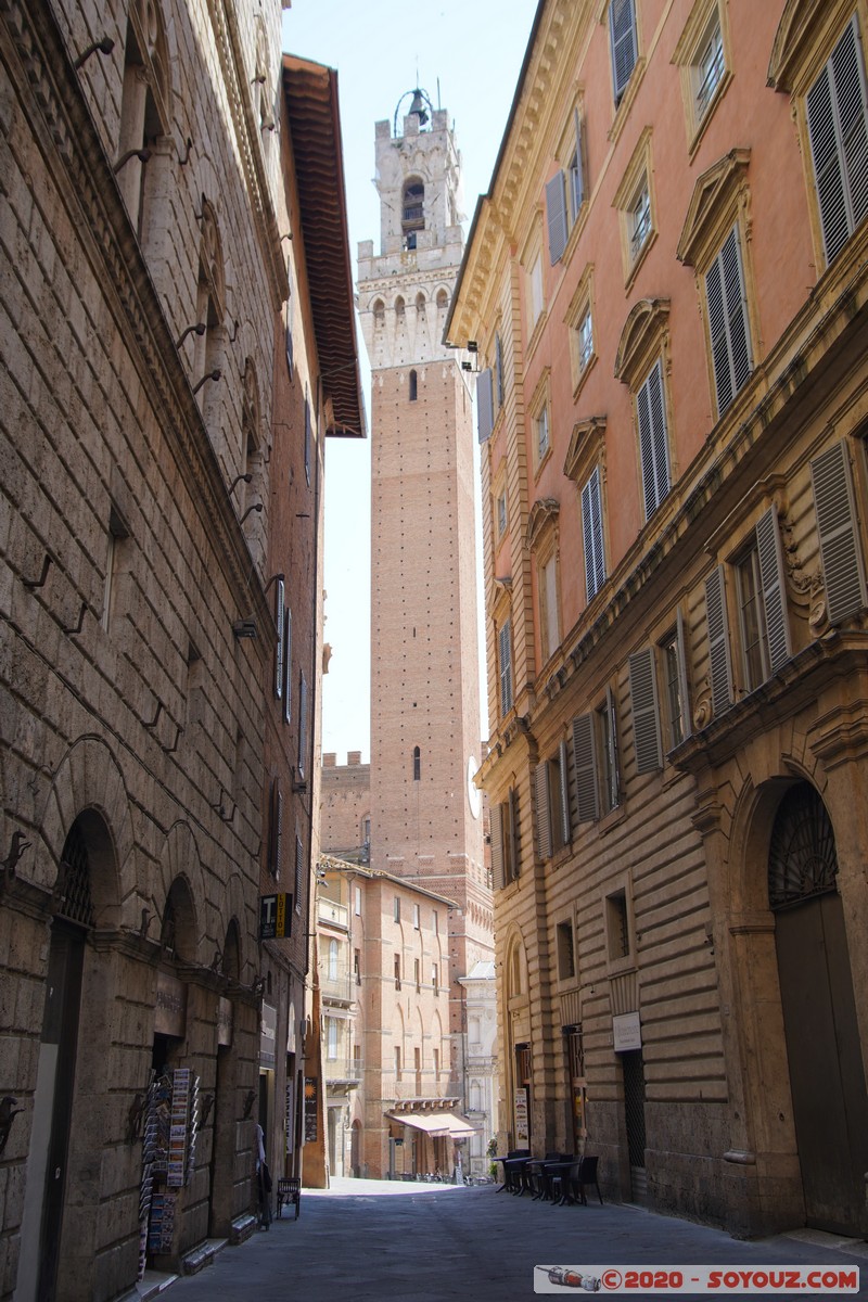 Siena - Piazza del Campo - Torre del Mangia
Mots-clés: geo:lat=43.31888979 geo:lon=11.33277219 geotagged ITA Italie Siena Toscana patrimoine unesco Torre del Mangia