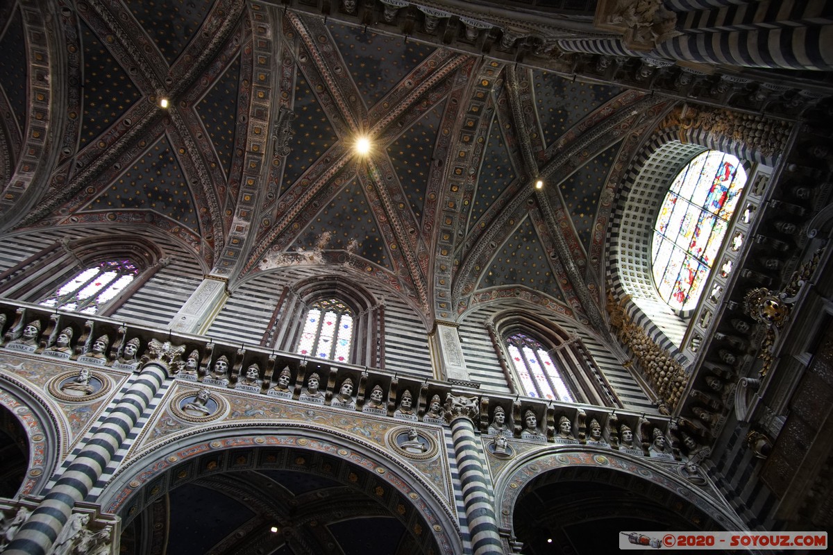 Duomo di Siena
Mots-clés: geo:lat=43.31753024 geo:lon=11.32896345 geotagged ITA Italie Siena Toscana patrimoine unesco Duomo di Siena Eglise Plafond