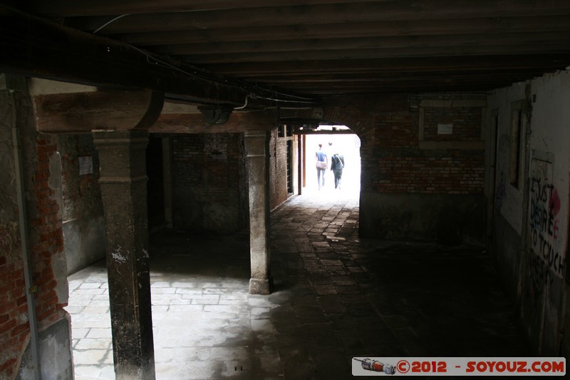 Venezia - Passaggio
Mots-clés: geo:lat=45.43406244 geo:lon=12.33308967 geotagged ITA Italie San Marco Sesti&Atilde;&uml;re di San Marco Veneto patrimoine unesco