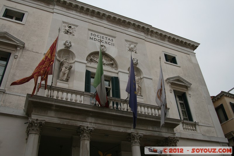 Venezia - Gran Teatro la Fenice
Mots-clés: geo:lat=45.43374626 geo:lon=12.33397232 geotagged ITA Italie Sesti&Atilde;&uml;re di San Marco Veneto Venezia patrimoine unesco spectacle