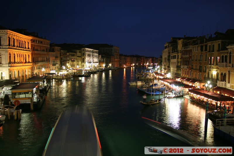 Venezia di notte - Ponte di Rialto
Mots-clés: geo:lat=45.43800704 geo:lon=12.33576086 geotagged ITA Italie SestiÃ¨re di San Marco Veneto Venezia patrimoine unesco Nuit Ponte di Rialto Pont Canal Grande canal
