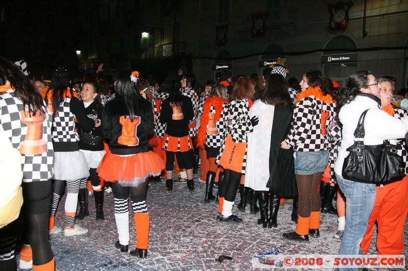 Storico Carnevale di Ivrea - Piazza di Citta - Scacchi
Mots-clés: Nuit