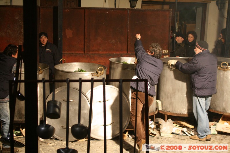 Storico Carnevale di Ivrea - Fagiolata Benefica del Castellazzo
Mots-clés: Nuit Nourriture