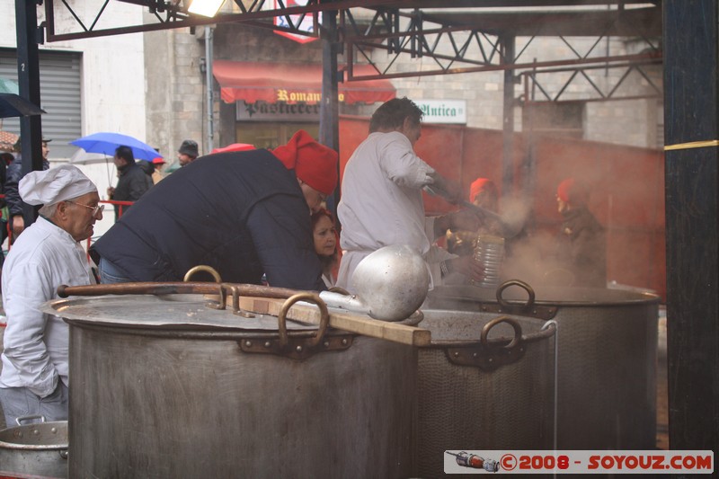 Storico Carnevale di Ivrea - Fagiolata Benefica del Castellazzo
Mots-clés: Nourriture