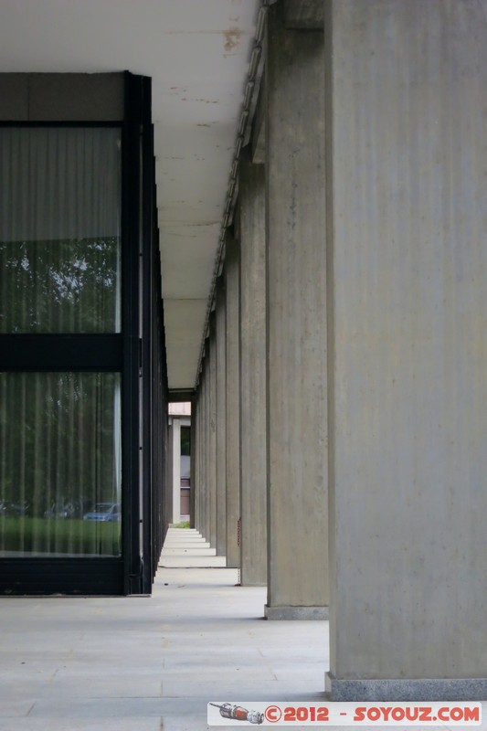 Ivrea - Olivetti - Palazzo uffici - 1964
Mots-clés: Banchette geo:lat=45.45280110 geo:lon=7.86406538 geotagged ITA Italie Ivrea Piemonte Architecture