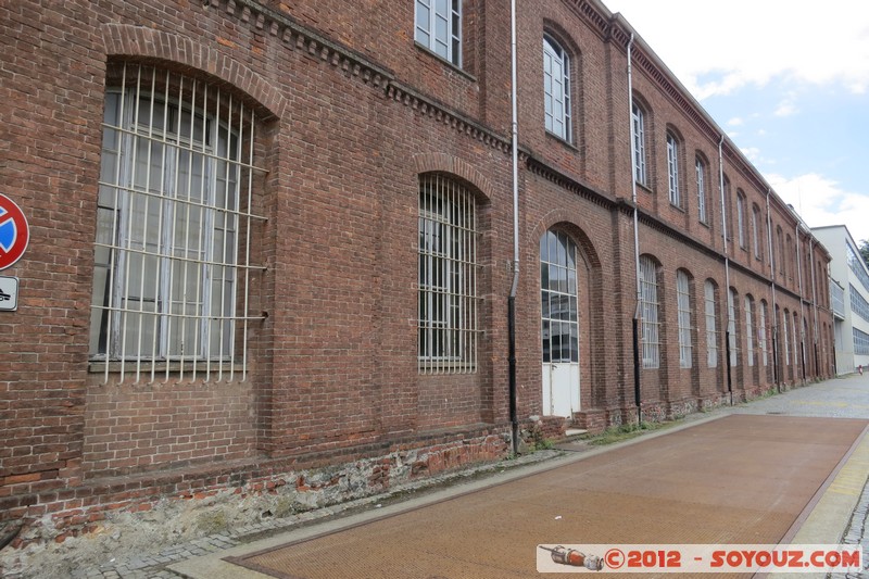 Ivrea - Officine ICO - Fabbrica in mattoni rossi - 1896
Mots-clés: geo:lat=45.46043444 geo:lon=7.87586067 geotagged ITA Italie Ivrea Piemonte Architecture