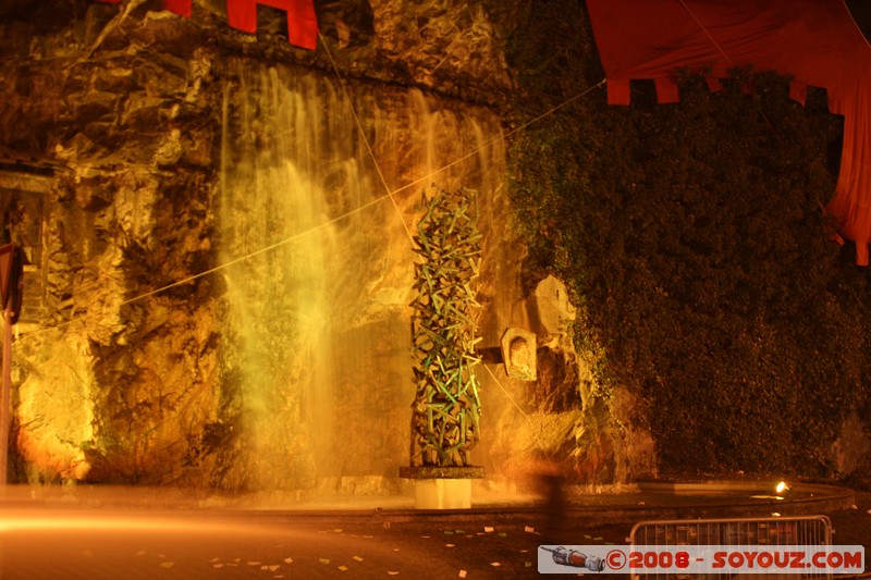 Monumento a Olivetti
Mots-clés: Nuit