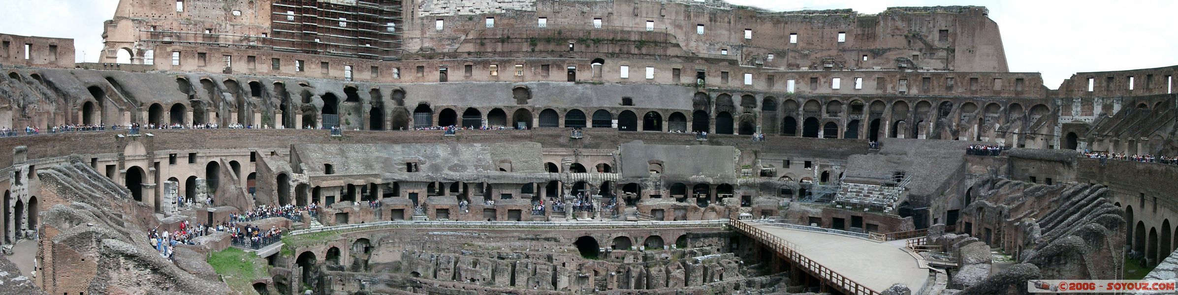 Vue panoramique de l'interieur du Colisee

