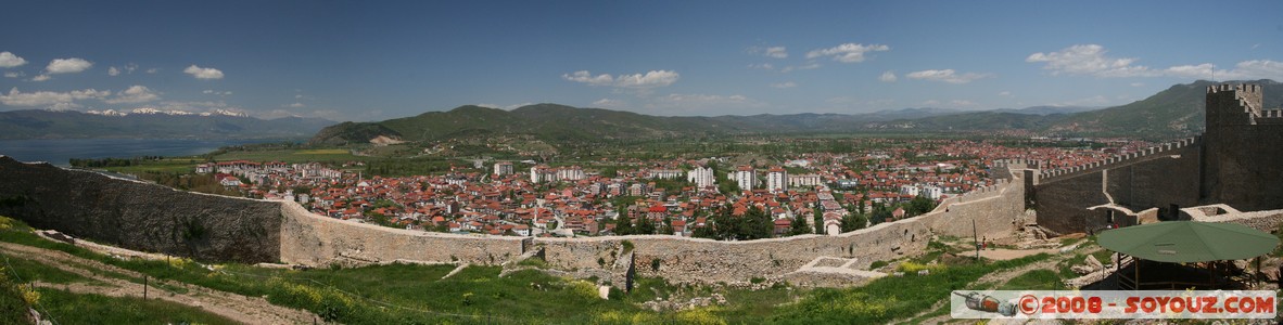 Ohrid - Samuilâ��s Fortress - panorama
Mots-clés: patrimoine unesco chateau Ruines panorama