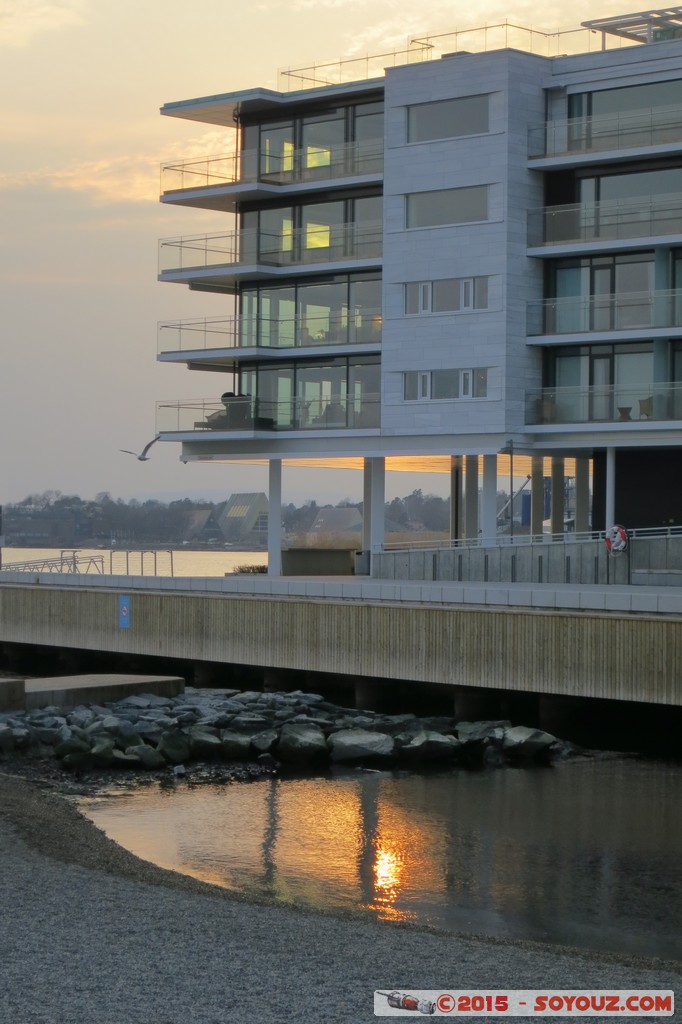 Oslo - Tjuvholmen
Mots-clés: Aker brygge geo:lat=59.90650360 geo:lon=10.72136600 geotagged NOR Norv&egrave;ge Oslo Norway Tjuvholmen sunset