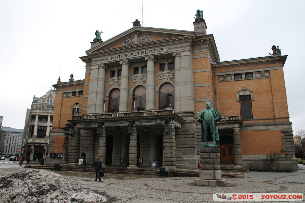 Oslo - Karl Johans gate - Nationaltheatret
Mots-clés: geo:lat=59.91441155 geo:lon=10.73553245 geotagged NOR Norv&egrave;ge Oslo Oslo sentrum Norway Karl Johans gate Nationaltheatret Theatre