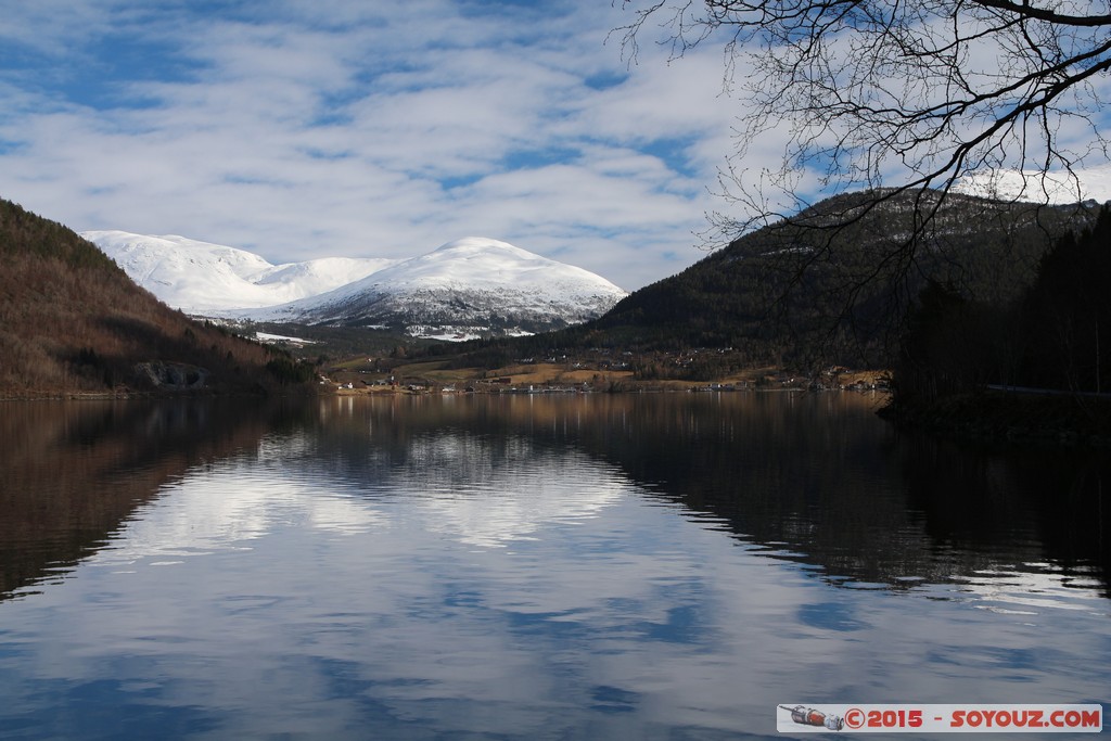 Hornindalsvatnet - Holmoyane
Mots-clés: geo:lat=61.95662933 geo:lon=6.47665606 geotagged Grod&aring;s Hornindal NOR Norv&egrave;ge Sogn og Fjordane Lac Montagne paysage
