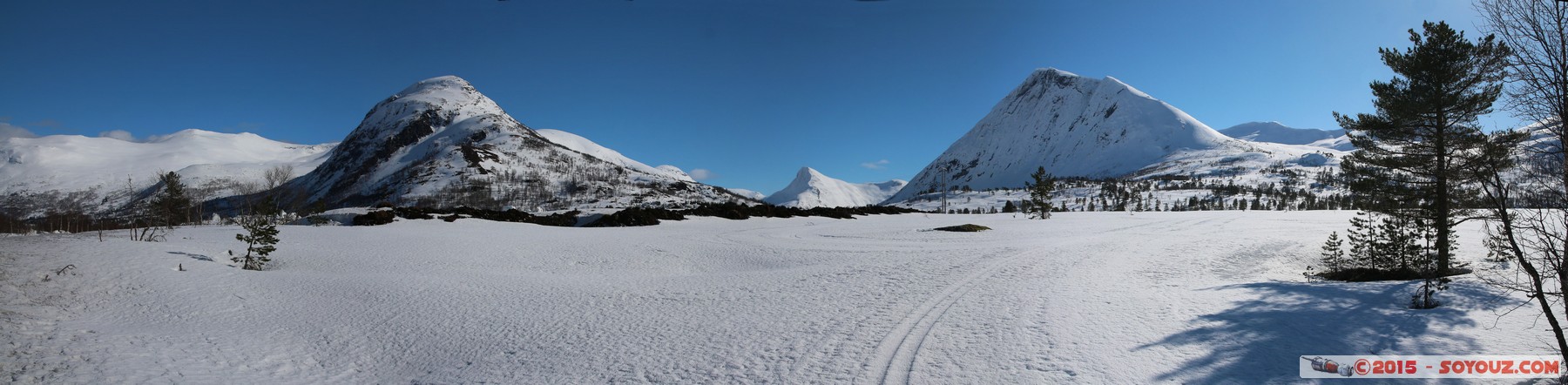 Hellesylt - Kjelstadlia - Panorama
Stitched Panorama
Mots-clés: geo:lat=62.02816200 geo:lon=6.73251940 geotagged Hellesylt Kjelstadlia More og Romdal NOR Norv&egrave;ge Neige Montagne panorama