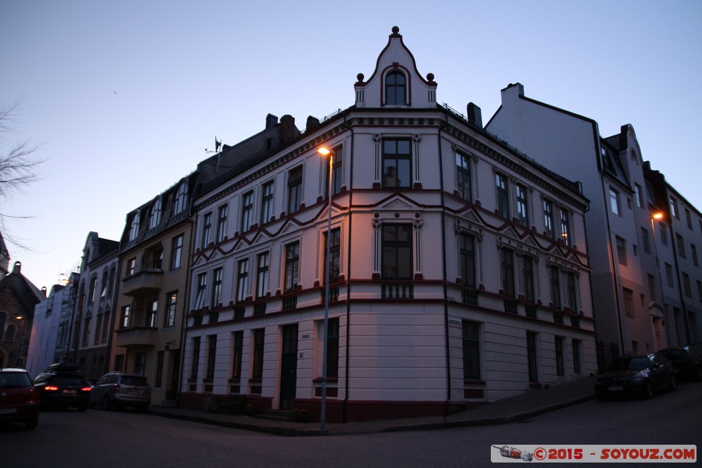 Alesund
Mots-clés: lesund geo:lat=62.47189500 geo:lon=6.14901300 geotagged More og Romdal NOR Norv&egrave;ge Norway Alesund