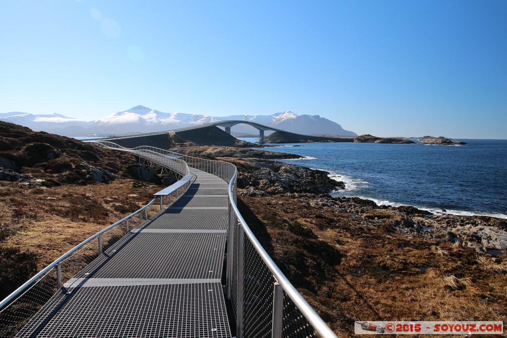 More og Romdal - Atlanterhavsveien - Lyngholmen
Mots-clés: Aver&oslash;y geo:lat=63.01977167 geo:lon=7.36326717 geotagged More og Romdal NOR Norv&egrave;ge Utheim Norway Atlanterhavsveien Lyngholmen Mer